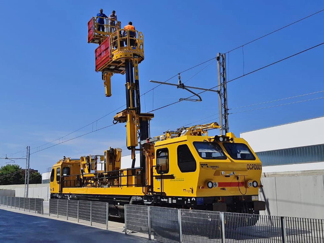 Tesmec OCPD001 Multipurpose Railway Maintenance Vehicle