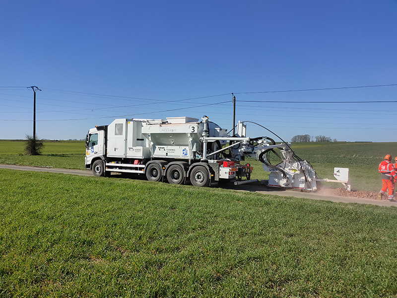 Tesmec Marais ST2 Rocksaw Trencher for network deployment