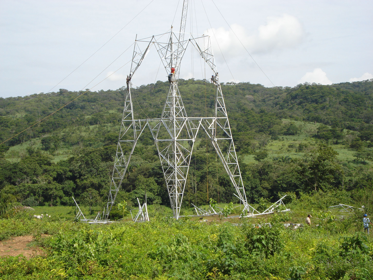 Construction of new powerline towers with Tesmec Stringing