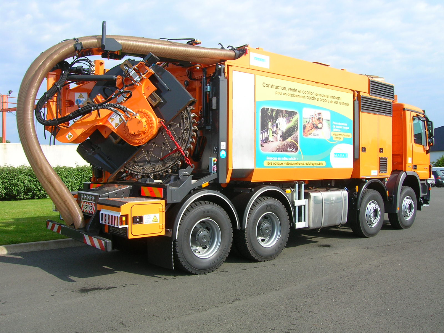 Tesmec Marais Cleanfast Wheel Trencher with Integrated Vacuum System