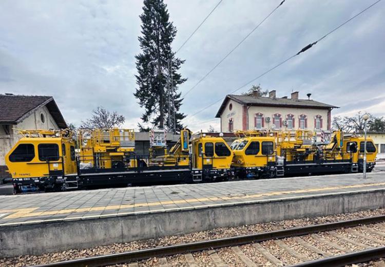 Tesmec catenary installation and maintenance vehicles in Bulgaria